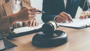 How much do labour lawyers in Dubai charge
