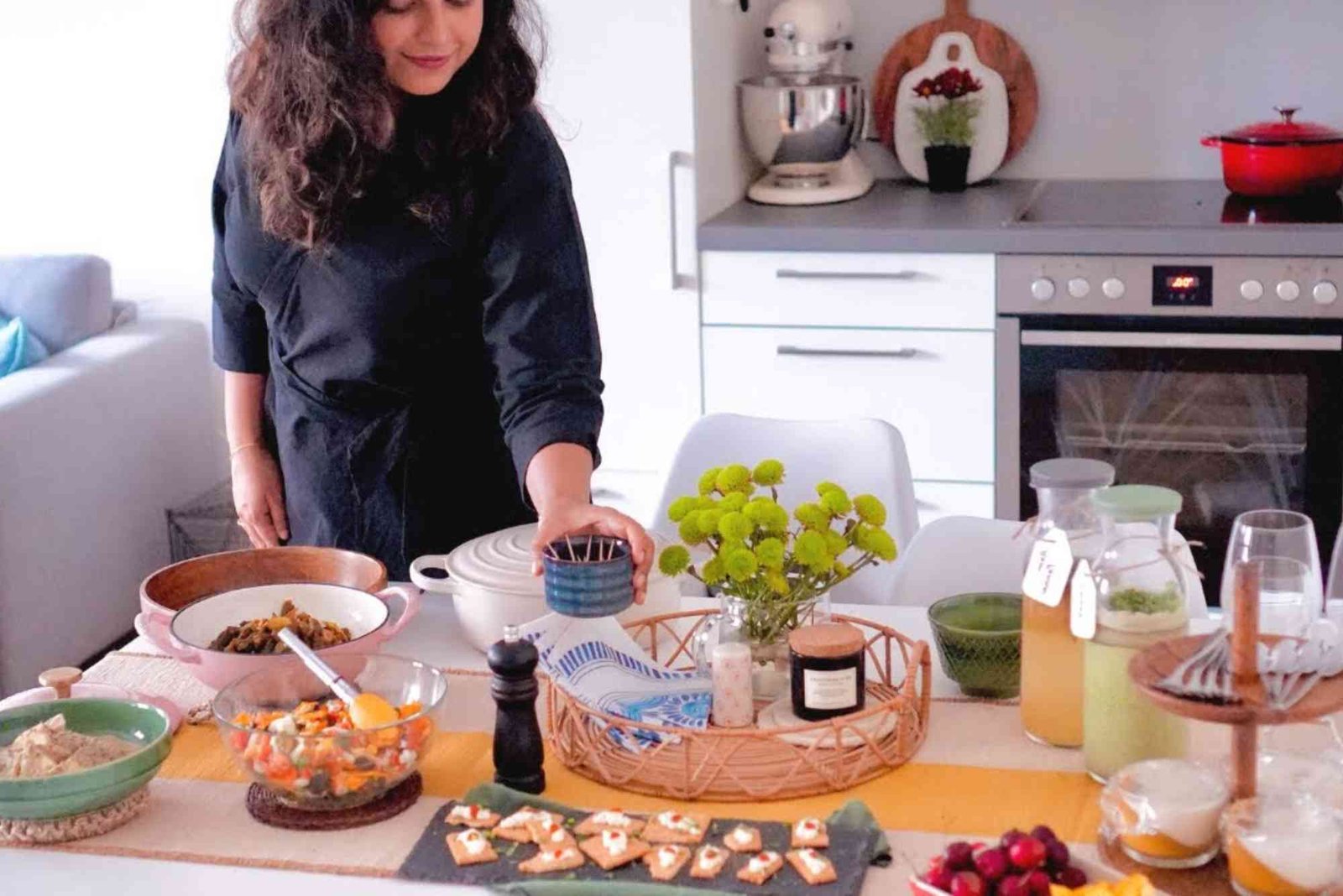 How to Prepare Food for Guests Without Stress