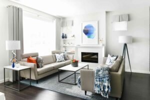 How to Use Statement Pieces in Home Decoration